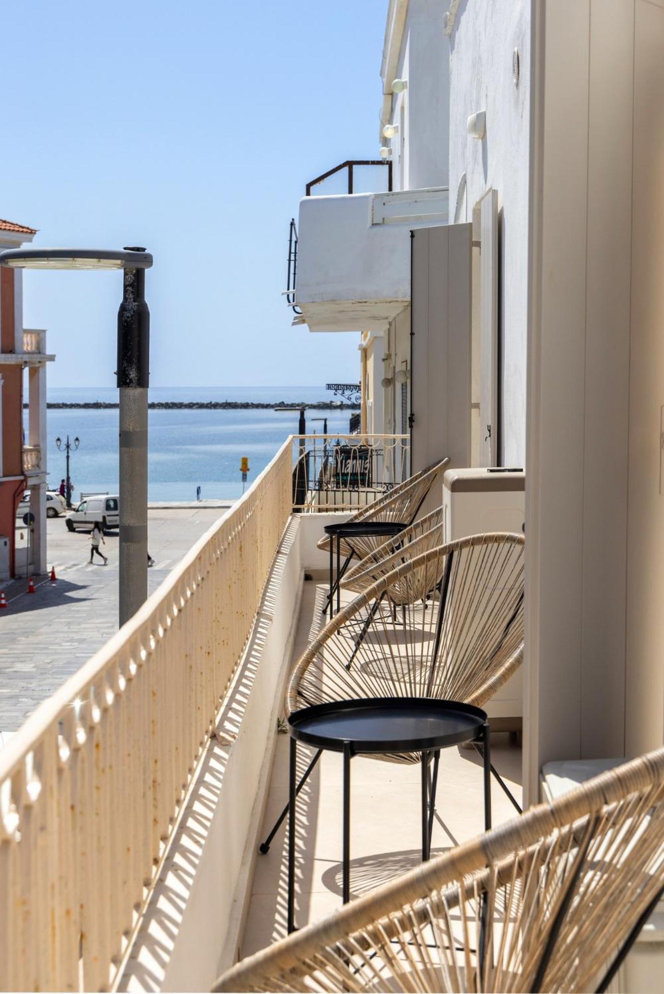 Alora Suites Tinos Phòng bức ảnh